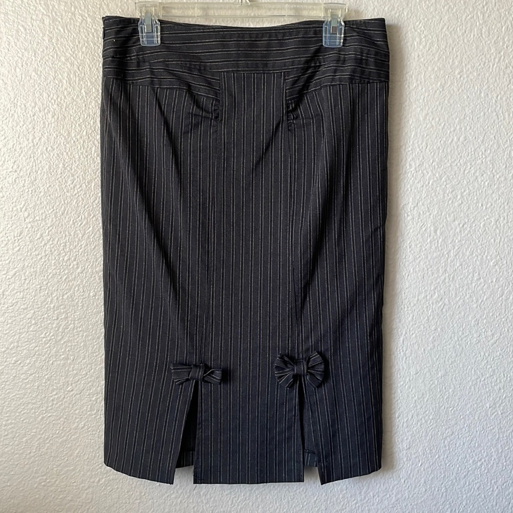 Candies gray skirt with black and white stripes